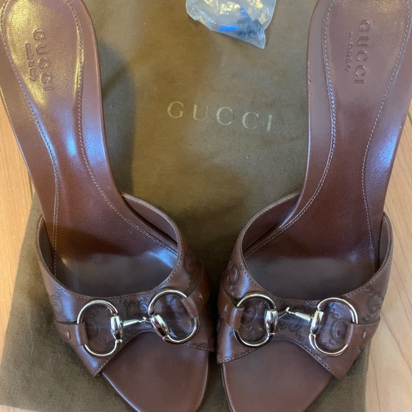 Gucci sandal us7.5 - Picture 1 of 5